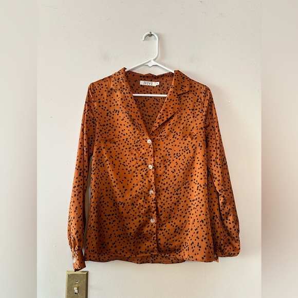 Tops - Women’s  Ivivi button up cheetah print dress top blouse S